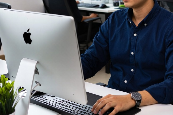 ITエンジニア001